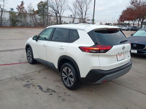 Used 2023 Nissan Rogue SV image 12