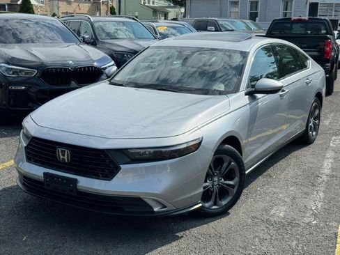 Used 2023 Honda Accord EX image 3