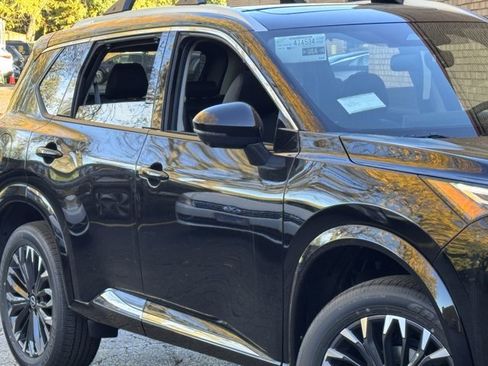 New 2026 Nissan Rogue Platinum w/ Platinum Premium Package image 4