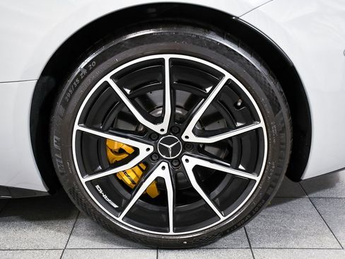 Used 2022 Mercedes-Benz SL 63 AMG 4MATIC w/ Driver Assistance Package image 10