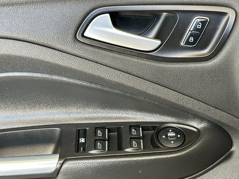 Used 2015 Ford Escape SE w/ Equipment Group 201A FWD image 14