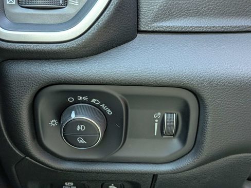Used 2025 RAM 1500 Big Horn RWD image 21