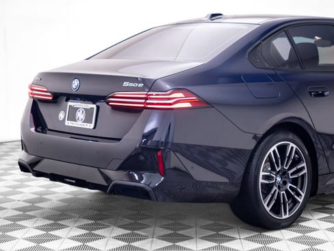 Used 2026 BMW 550e xDrive AWD/4WD image 38