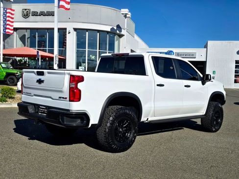 Used 2026 Chevrolet Silverado 1500 ZR2 AWD/4WD image 4