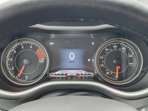 Used 2017 Jeep Cherokee Limited FWD image 24