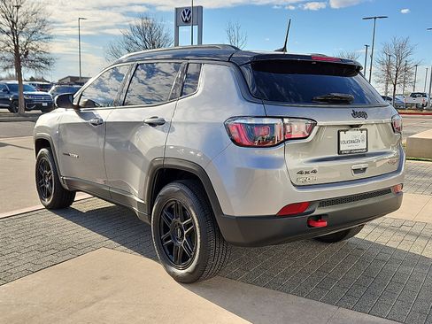 Used 2019 Jeep Compass Trailhawk image 2