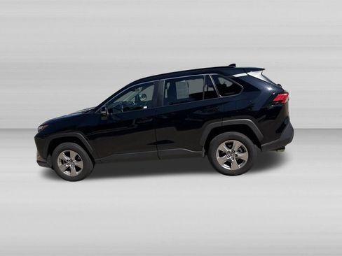 Used 2025 Toyota RAV4 XLE AWD/4WD image 8