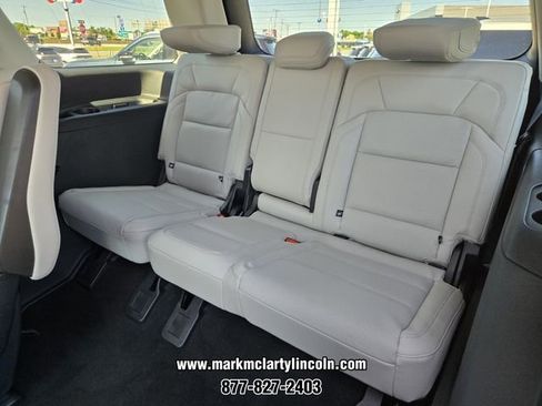 New 2026 Lincoln Navigator Premiere AWD/4WD image 8