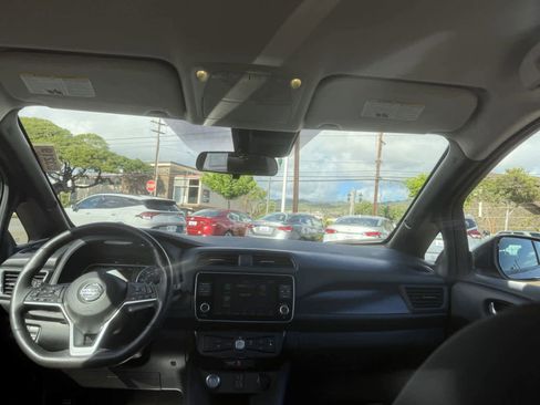 Certified 2020 Nissan Leaf SV image 10