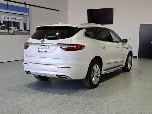 Used 2021 Buick Enclave Avenir w/ Avenir Technology Package AWD/4WD image 8