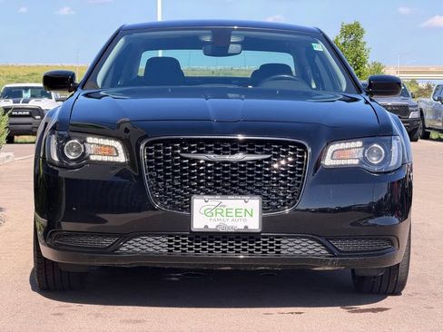 Used 2023 Chrysler 300 Touring w/ Sport Appearance Package RWD image 6