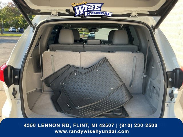 Used 2019 Toyota Highlander XLE FWD image 29