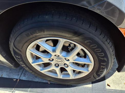 Used 2021 Chrysler Pacifica Touring-L w/ Uconnect Theater Family Group image 4