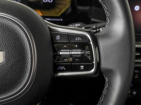 Used 2025 Kia Sorento EX image 31