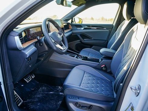 New 2026 Volkswagen Tiguan SEL R-Line image 7