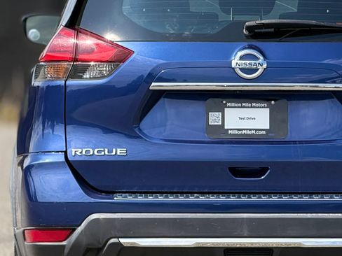 Used 2017 Nissan Rogue S AWD/4WD image 13