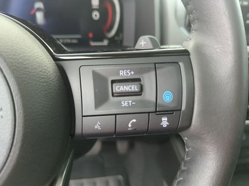 Used 2022 Nissan Rogue Platinum w/ Head-Up Display Package image 23