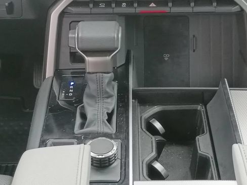 Used 2025 Toyota Sequoia Limited AWD/4WD image 25