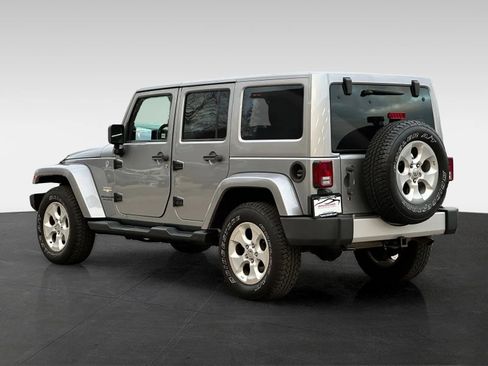 Used 2014 Jeep Wrangler Unlimited Sahara w/ Connectivity Group AWD/4WD image 5