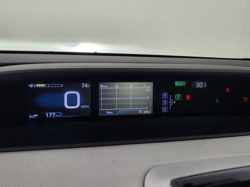 Used 2016 Toyota Prius Three Touring w/ Preferred Accessory Package FWD image 24