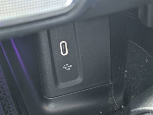 Used 2023 Mercedes-Benz GLC 300 image 10