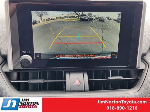 Used 2025 Toyota RAV4 XLE image 20
