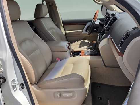Used 2013 Toyota Land Cruiser AWD/4WD image 14