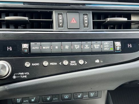 Certified 2025 Lexus ES 300h F Sport image 21