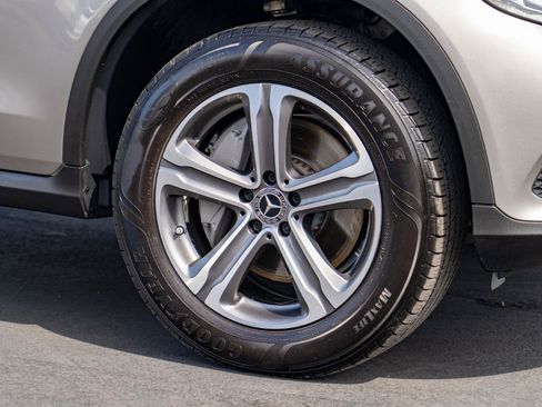 Used 2019 Mercedes-Benz GLC 300 4MATIC image 8