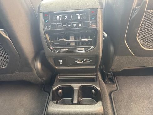 Used 2021 Jeep Grand Cherokee L Overland w/ Luxury Tech Group IV AWD/4WD image 15