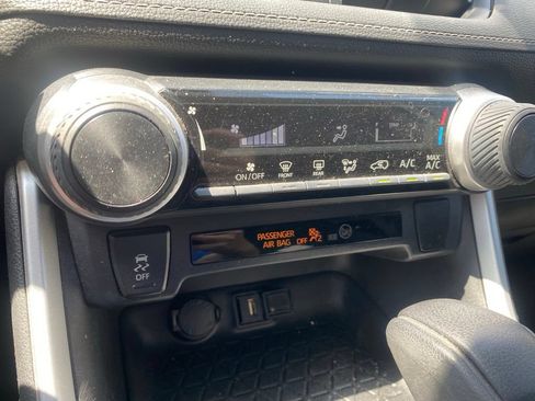 Used 2021 Toyota RAV4 LE FWD image 23