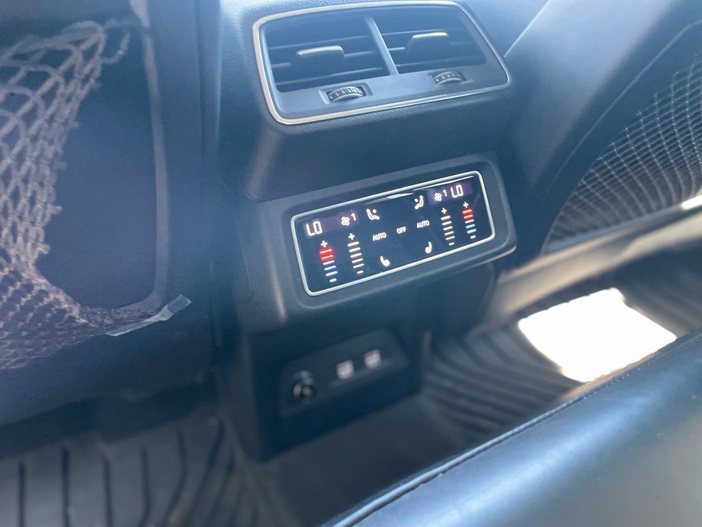 Used 2019 Audi e-tron Prestige w/ Prestige Package AWD/4WD image 22