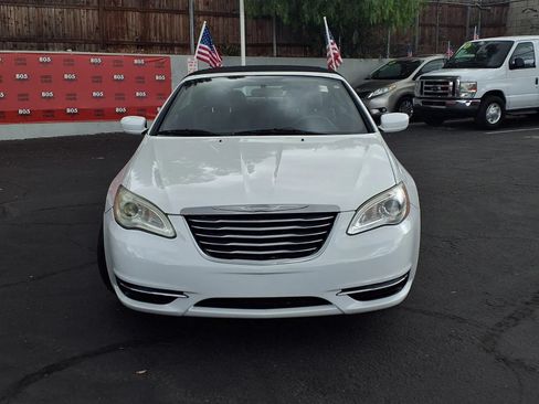 Used 2012 Chrysler 200 Touring FWD image 3