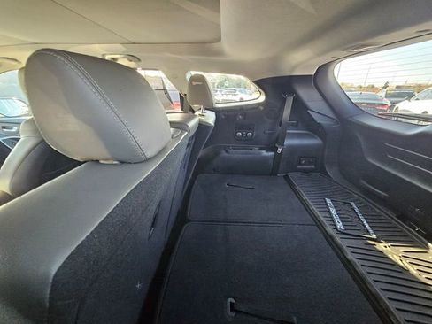 Used 2017 Hyundai Santa Fe SE w/ SE Ultimate Tech Package 03 image 9