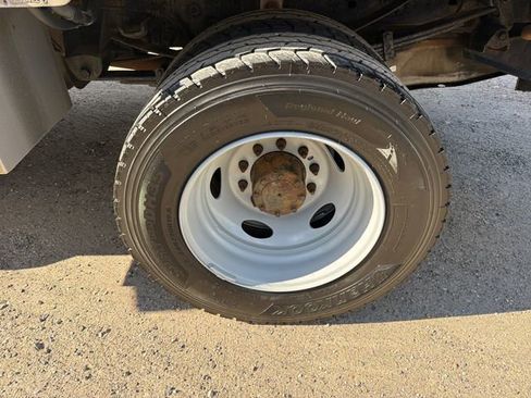 Used 2016 Ford F550 4x4 Regular Cab Super Duty image 24