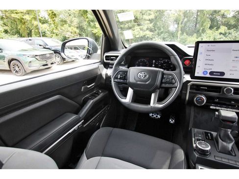 Used 2025 Toyota Tacoma TRD Sport AWD/4WD image 6