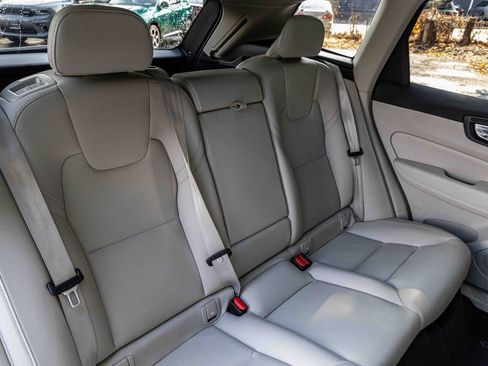 Used 2023 Volvo XC60 T8 Core image 24