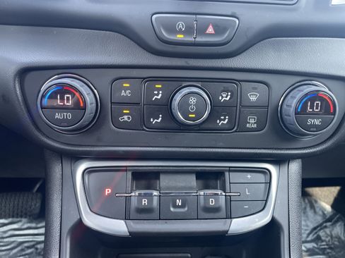 Used 2022 GMC Terrain SLE w/ Driver Convenience Package image 20