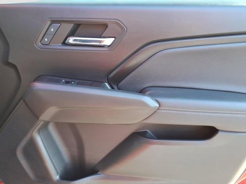 Used 2023 Chevrolet Colorado LT w/ LT Convenience Package III image 10