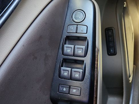 Used 2020 Chevrolet Tahoe LT image 17