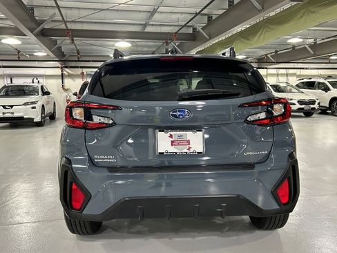 Used 2024 Subaru Crosstrek 2.0i Premium image 3