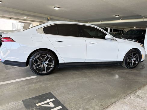 Certified 2024 BMW i5 eDrive40i w/ M Sport Package image 6