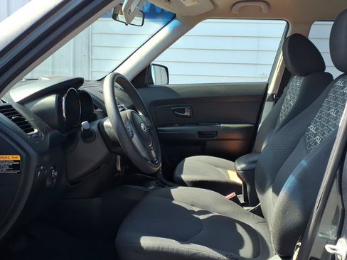 Used 2011 Kia Soul + w/ Audio Pkg FWD image 7