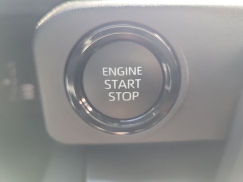 Certified 2025 Toyota Tacoma SR5 image 27