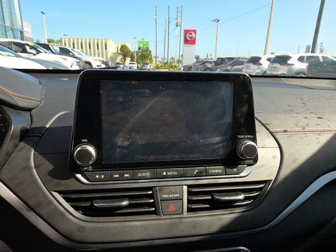 Used 2021 Nissan Altima 2.5 SR w/ SR Premium Package image 20