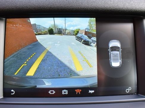 Used 2017 Land Rover Discovery Sport HSE image 31