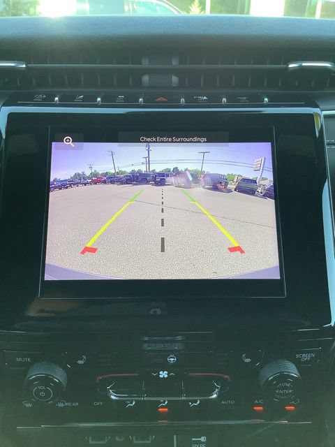 Used 2023 Jeep Grand Cherokee Altitude AWD/4WD image 23