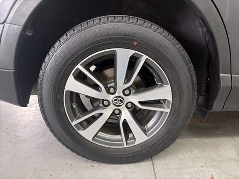 Used 2018 Toyota RAV4 XLE image 22