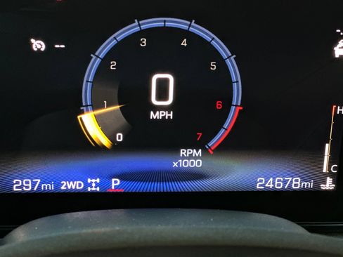 Used 2025 Chevrolet TrailBlazer LT AWD/4WD image 25