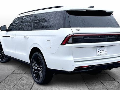 Used 2025 Lincoln Navigator L Reserve w/ Jet Appearance Package image 12